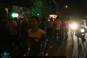 شادی مردم تهران پس از اعلام نتایج انتخابات ۲۹ اردیبهشت 