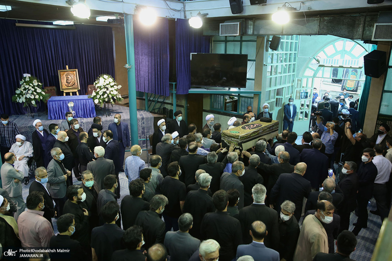 مراسم تشییع حجت الاسلام و المسلمین محتشمی پور در حسینیه جماران