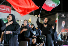 آن‌گاه که خدا تاریخ را ورق می‌زند/ چه کسی برای حضور در خیابان به مردم فراخوان داد؟