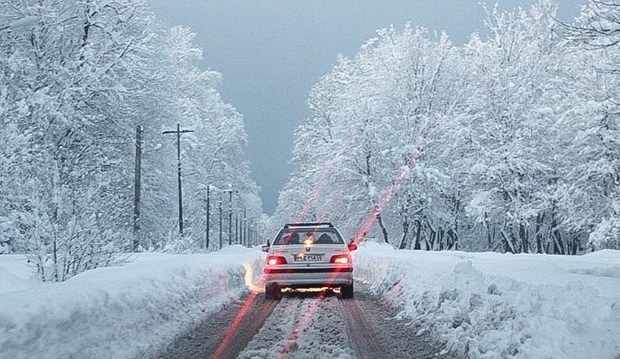 بارش برف و باران در محورهای 10 استان کشور