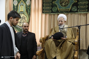 عمامه گذاری طلاب توسط مراجع عظام تقلید در روز میلاد امام علی (ع)‎