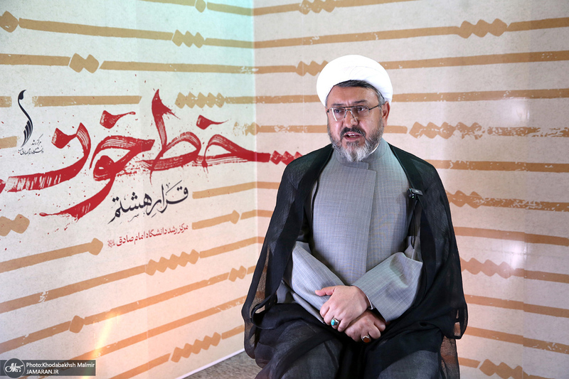بازدید رئیس موسسه تنظیم و نشر آثار امام خمینی(س) از نمایشگاه خط خون