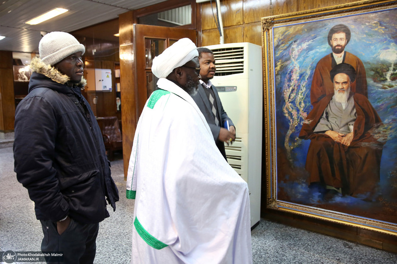 بازدید رهبر شیعیان کشور غنا از بیت امام خمینی در جماران