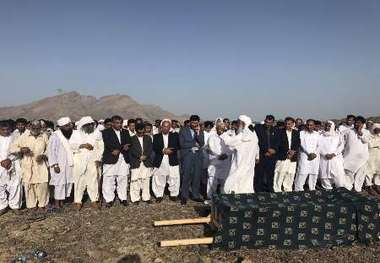 پیکر معلم نیکشهری با حضور مدیر کل آموزش و پرورش تشییع شد