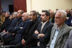 دیدار  رئیس و جمعی از اعضای اتاق اصناف تهران‌ با سید حسن خمینی