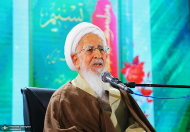 آیت الله العظمی جوادی آملی: علم سردخانه‌ای انسان ساز نیست/ غیرت فقط به مسائل خانوادگی محدود نمی‌شود