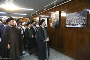 بازدید جمعی از علمای نجف از حسینه و مجموعه فرهنگی جماران