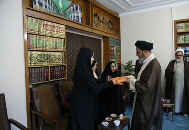 تقدیر امام جمعه تبریز از بانوان خبرنگار تبریزی