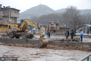 جاری شدن سیل در خرم آباد