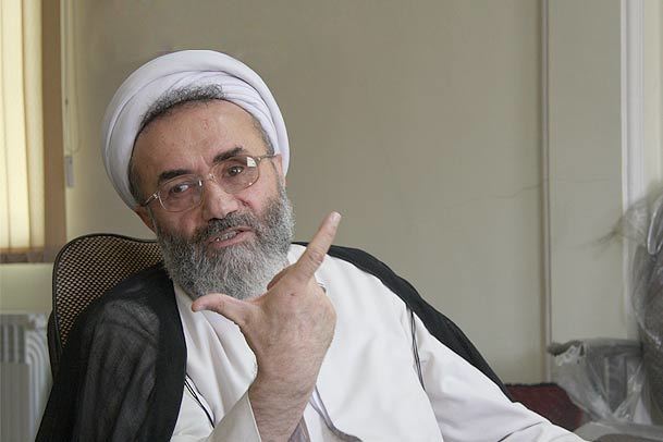 امام خمینی (س) و مبارزه با خرافه گرایی