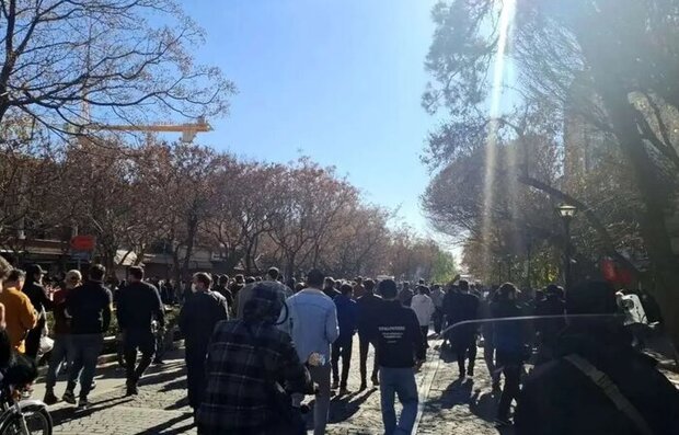 نظریه‌پرداز فرانسوی: راه‌حل ایران مذاکره است/ استفاده از اعتراضات اجتماعی ایران به‌عنوان توجیه اقدام نظامی، خطایی جدی و پرهزینه است/ نمی‌توان از پشت میزها و از روی مبل، برای مردمی که در میدان زندگی می‌کنند تصمیم گرفت و آن‌ها را به سمت مرگ فرستاد