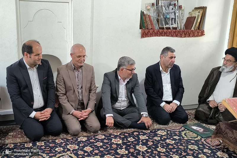 بازدید مشاور رئیس جمهور از بیت تاریخی امام در خمین