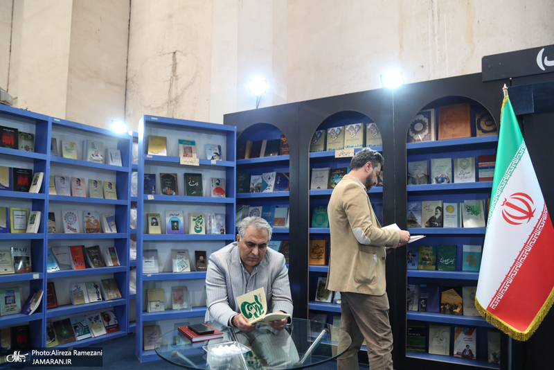 غرفه موسسه تنظیم و نشر آثار امام خمینی (ره) در سی و ششمین نمایشگاه کتاب تهران-6