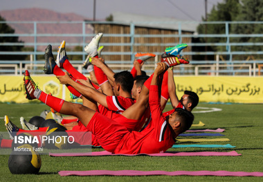 شاگردان جان توشاک شارژ مالی شدند