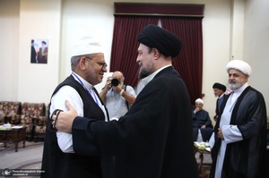 حاشیه های ادای احترام مهمانان خارجی چهلمین کنفرانس وحدت اسلامی به مقام شامخ حضرت امام خمینی (س)