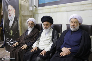 مراسم بزرگداشت رئیس جمهوری و یارانش در حرم حضرت معصومه(س)