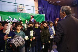 بازدید اقشار مختلف مردم از بیت امام خمینی (س) در جماران-1