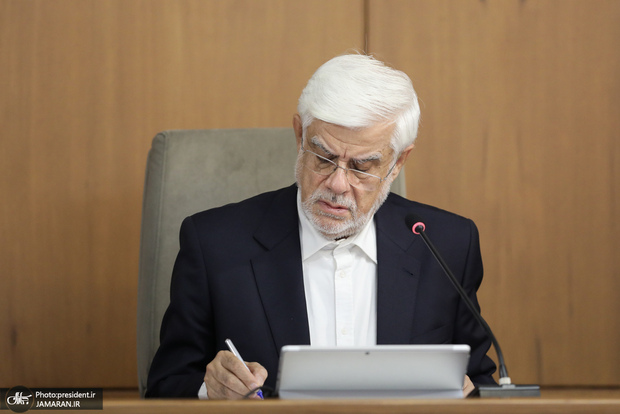 هشدار معاون اول رییس جمهور به گران فروشان/ عارف: افزایش قیمت بدون مصوبه ستاد تنظیم بازار برخورد نهادهای نظارتی را در پی خواهد داشت ‌