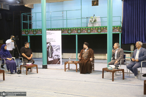 نشست صمیمانه دست اندر کاران و عوامل فیلم مستند «احمد» با سید حسن خمینی