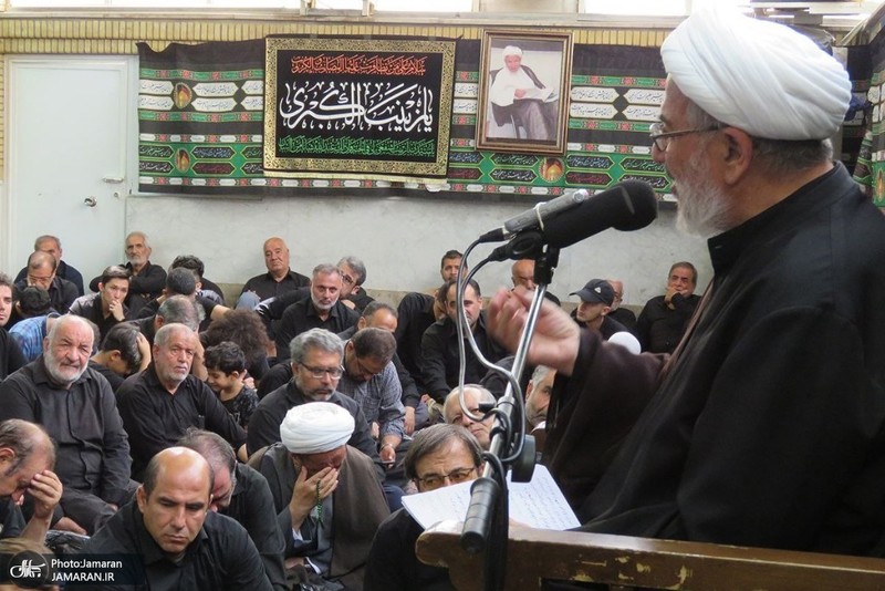 مراسم عزاداری ظهر عاشورا در دفتر آیت‌الله العظمی صانعی(ره)