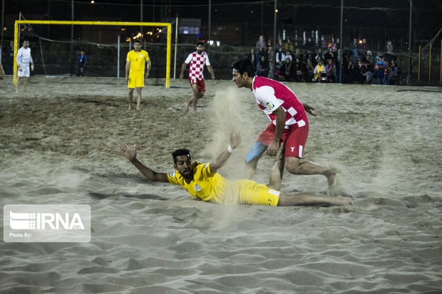 مسابقات فوتبال‌ ساحلی کشور در یزد آغاز شد