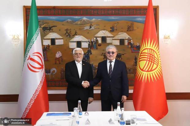 دیدار معاون اول رئیس جمهور و نخست وزیر قرقیزستان/ عارف: سطح روابط اقتصادی تهران- بیشکک متناسب با روابط فرهنگی و تاریخی افزایش یابد/ قاسم علی اف: قرقیزستان برای روابط دوستانه و مستحکم با جمهوری اسلامی ایران اهمیت زیادی قائل است