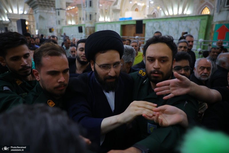 نماز ظهر و عصر روز ارتحال امام در حرم امام خمینی