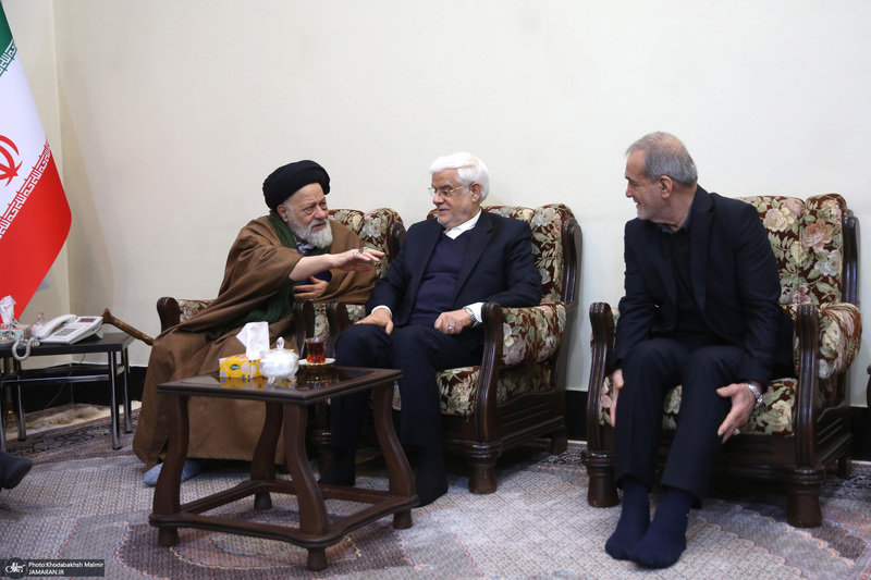 حاشیه تجدیدمیثاق رئیس جمهور و اعضای دولت با آرمان‌های بنیانگذار جمهوری اسلامی ایران