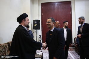 دیدار وزیر ارتباطات و معاونین با سید حسن خمینی