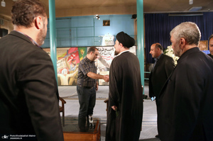 پشت صحنه برنامه تلویزیونی «صف اول» با حضور سید حسن خمینی