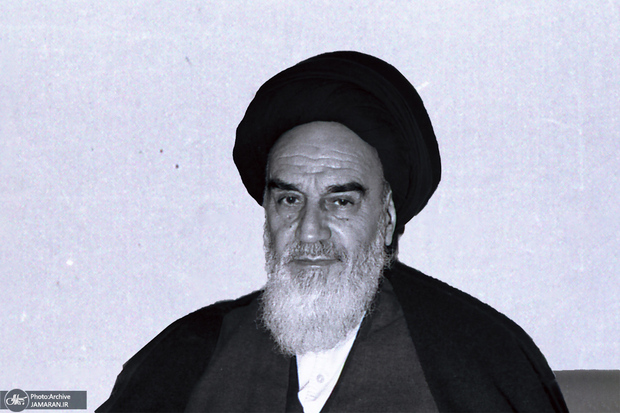 امام خمینی: در این ماه شریف اگر به حق‌‎ ‎‌تعالی معرفت پیدا نکردید بدانید‌ حق ضیافت را به جا نیاوردید/مهمان خداوند متعال باید به مقام خداوندی‌‎ ‎‌حضرت ذی الجلال عارف باشد