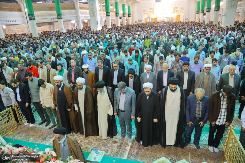 نماز عید سعید فطر در حرم مطهر حضرت معضومه (س)