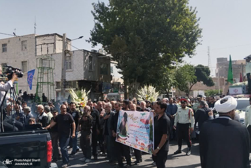 مراسم تشییع پیکر مطهر شهدای حمله رژیم صهیونیستی در خمین