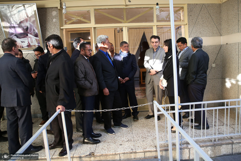 بازدید محمد بن سیو وزیر کشاورزی  و امنیت غذایی کشور مالزی از  بیت امام خمینی (س) در جماران