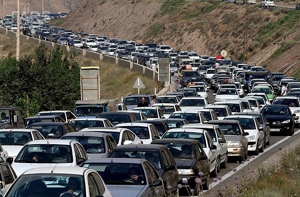 ترافیک در جاده کرج - چالوس و آزاد راه های البرز سنگین است