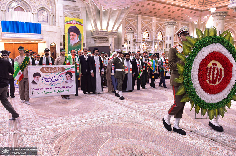 عطرافشانی حرم امام خمینی(س) توسط بسیجیان کاشانی