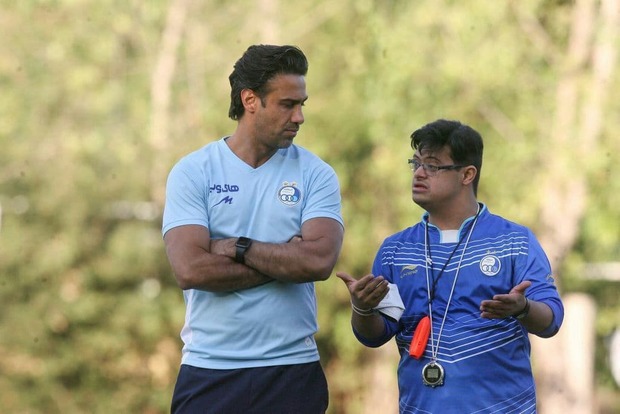 آرزوی نوجوان استقلالی‌ با سرمربیگری آبی ها برآورده شد + عکس و فیلم