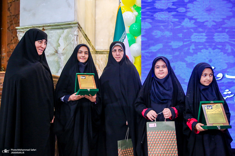 مراسم تجلیل از دانش آموزان برگزیده فرهنگی، هنری و قرآن، عترت و نماز منطقه 19