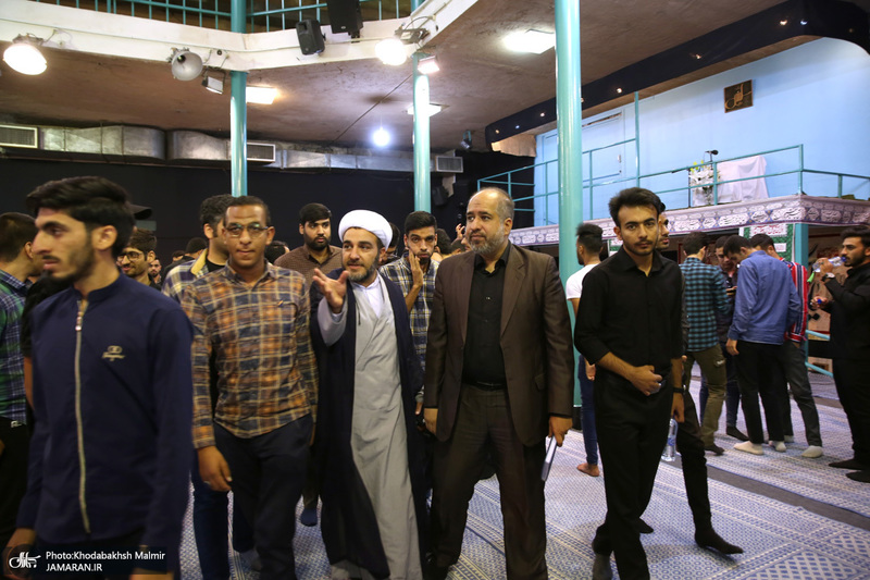 بازدید جمعی از دانشجویان فعال فرهنگی سیاسی و اجتماعی دانشگاه های استان هرمزگان از بیت امام خمینی (س)در جماران