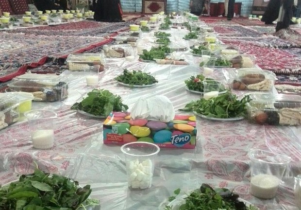 آستانه سبزقبا در دزفول با افطاری ساده پذیرای روزه داران است