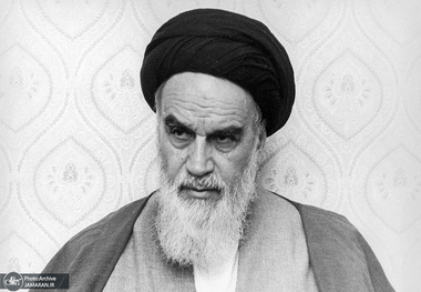 حکم امام به موسوی خوئینی ها برای تنظیم برنامه های رادیو و تلویزیون