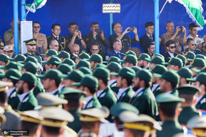 مراسم رژه نیروهای مسلح در جوار حرم مطهر امام خمینی (س)