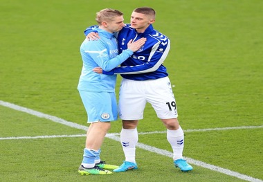 قبل از بازی سیتی و اورتون؛ اوکراینی ها در آغوش همدیگر + عکس و فیلم 