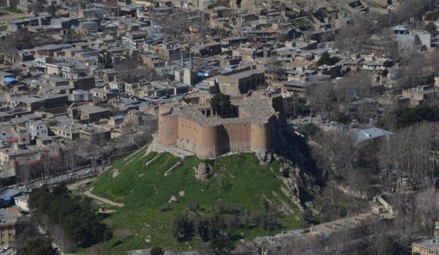 ضلع غربی قلعه فلک و الافلاک خرم آباد دچار ریزش شد