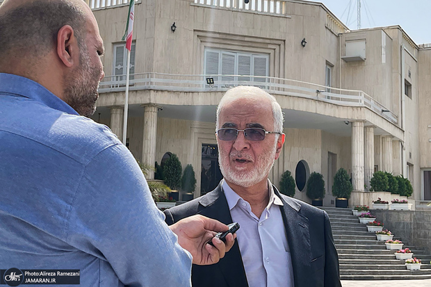 وزیر کشور: یکی از اصلی‌ترین شاخص‌های انتخاب استانداران، وصیت‌نامه امام خمینی(س) بود/ عملکرد استانداران بعد از یک سال ارزیابی می‌شود/ یکی از مهمترین شاخص‌ها وفاق و مردم‌داری است