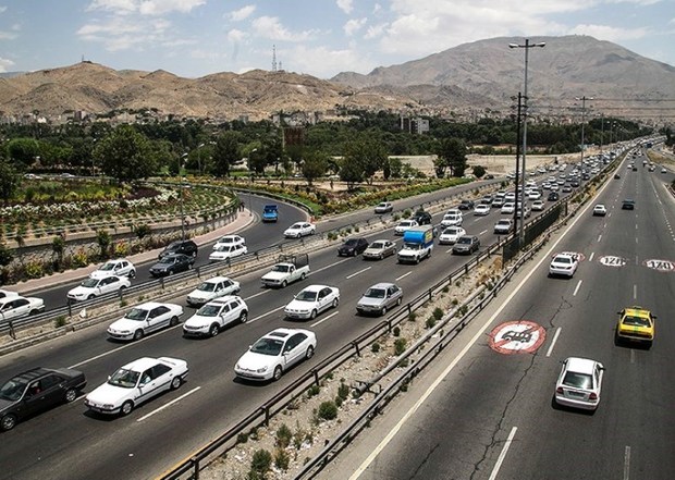 ترافیک در مبادی ورودی مشهد نیمه سنگین است