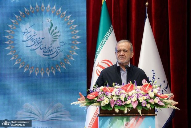 پزشکیان: هیچ نهادی مهم‌تر از مدرسه برای ساخت آینده کشور وجود ندارد/ ما موظفیم آینده‌سازان کشور را توانمند، انگیزه‌مند و پرتلاش تربیت کنیم