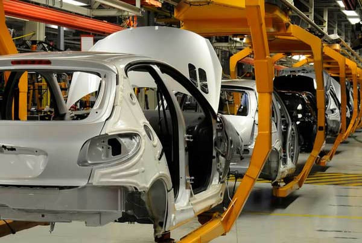 صنعت خودرو ایران پیشران است