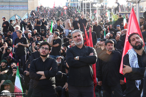 اقامه نماز بر پیکر مطهر رهبر شهید انقلاب-2