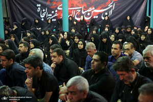 مراسم عزاداری روز عاشورا در حسینیه جماران